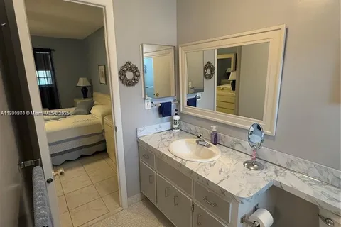 4441 NW 16th St # J205, Lauderhill FL 33313