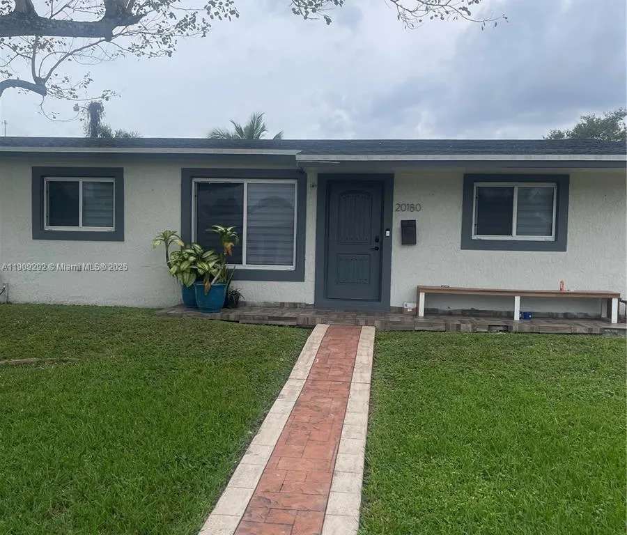 20180 NW 14th Ct, Miami Gardens FL 33169