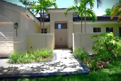 15021 SW 75th Ct, Palmetto Bay FL 33158