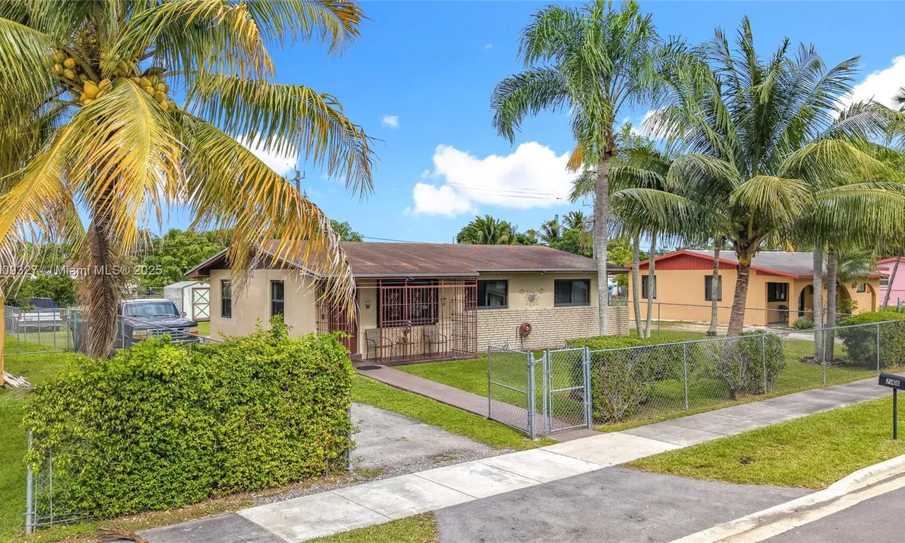 748 NW 2nd St, Florida City FL 33034