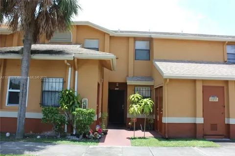 2471 NW 56th Ave # 15, Lauderhill FL 33313