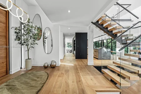 7910 Los Pinos Cir, Coral Gables FL 33143