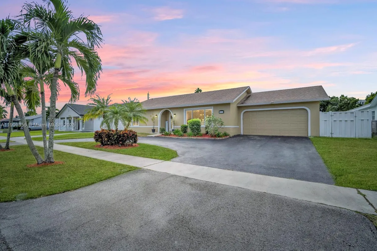 911 NW 135th Way, Sunrise FL 33325