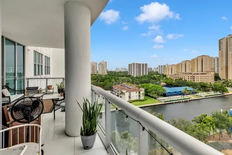 3131 NE 188th St # 1004, Aventura FL 33180