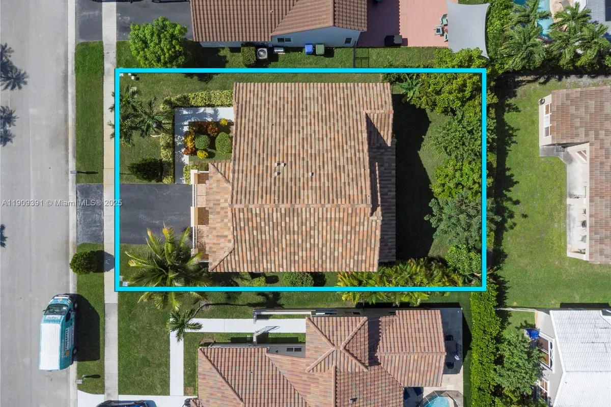 18865 NW 1st St, Pembroke Pines FL 33029