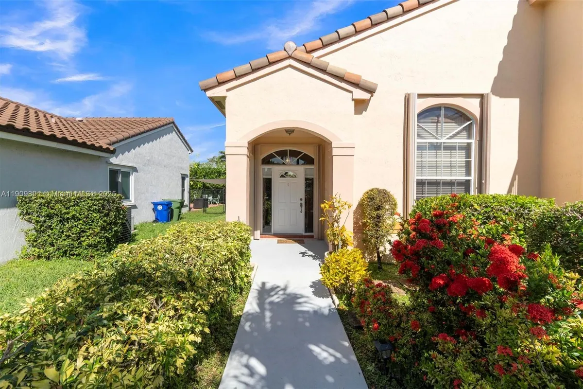 18865 NW 1st St, Pembroke Pines FL 33029