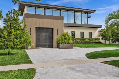 13045 Coronado Ter, North Miami FL 33181