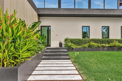 13045 Coronado Ter, North Miami FL 33181