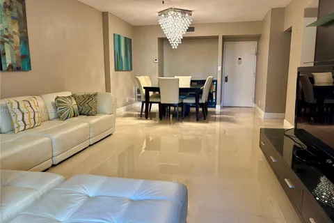 4400 Hillcrest Dr # 617B, Hollywood FL 33021