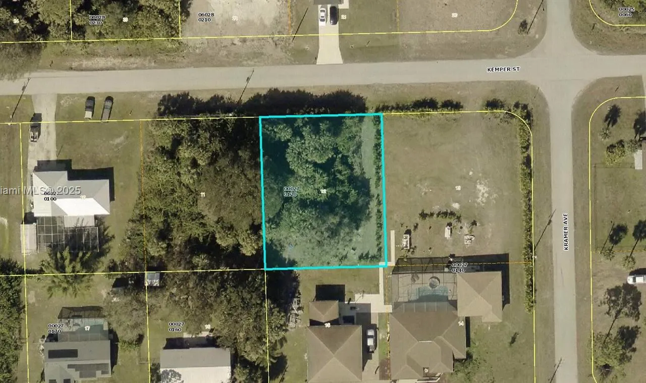 3747 Kemper St, Fort Myers FL 33905