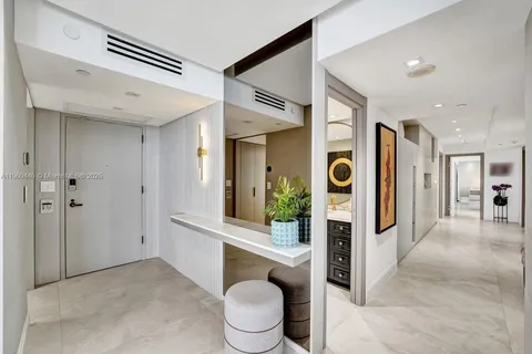 19667 Turnberry Way # 27J, Aventura FL 33180