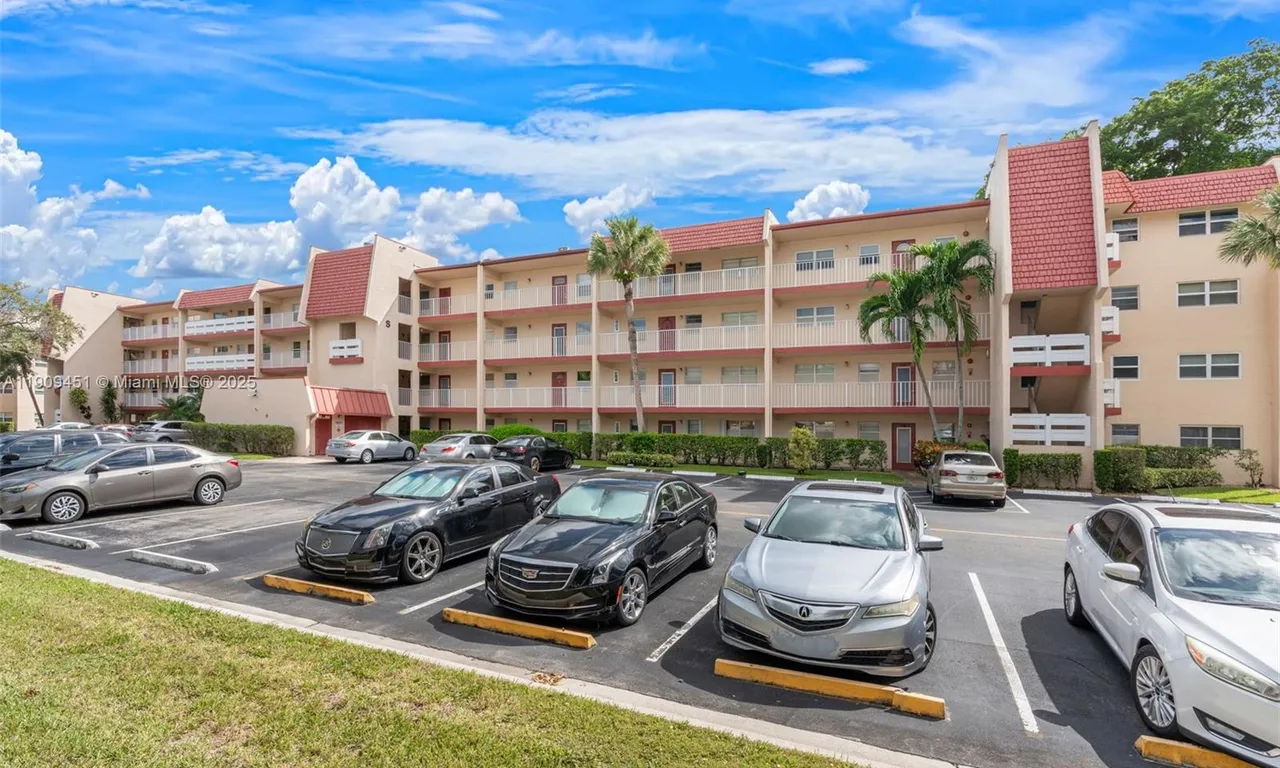 1040 Country Club Dr # 408, Margate FL 33063