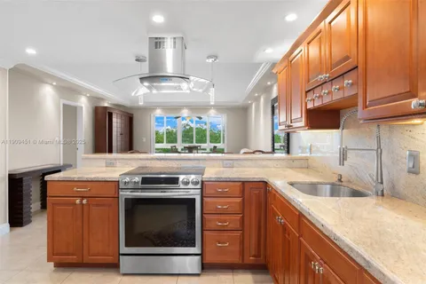 1040 Country Club Dr # 408, Margate FL 33063