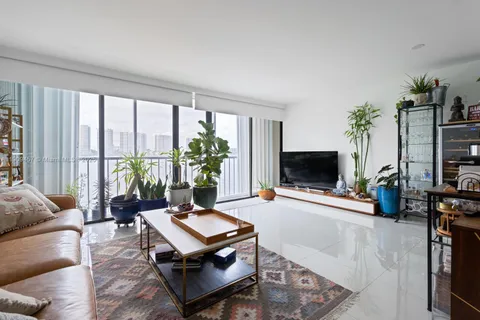 17500 N Bay Rd # S301, Sunny Isles Beach FL 33160