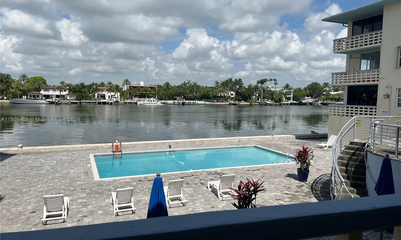 6484 Indian Creek Dr # 209, Miami Beach FL 33141