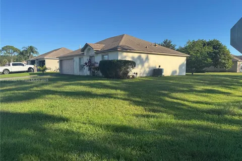 874 SE Arthur St, Palm Bay FL 32909