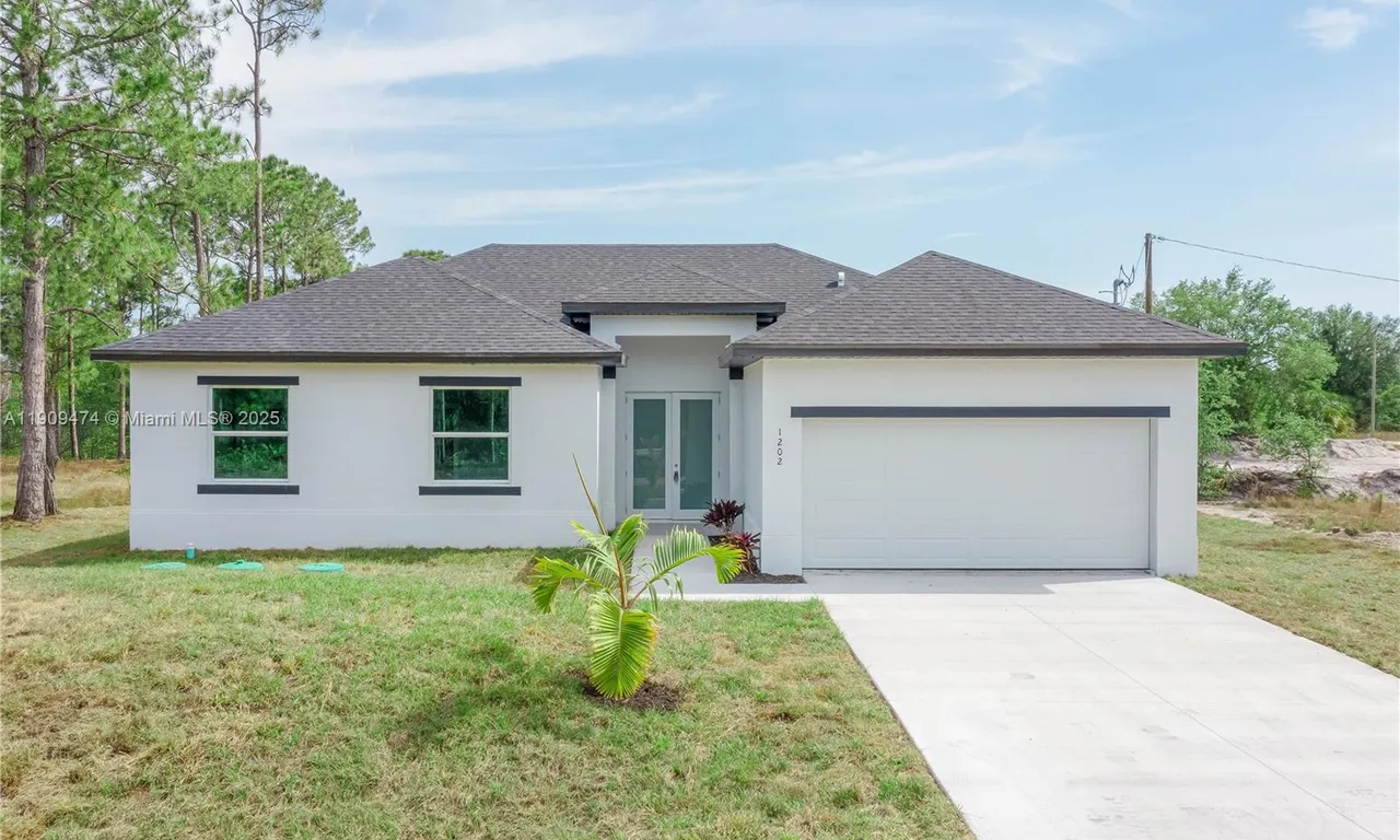 1104 E 11th St, Lehigh Acres FL 33972