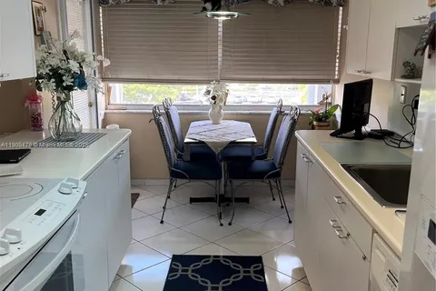 18011 Biscayne Blvd # 305, Aventura FL 33160