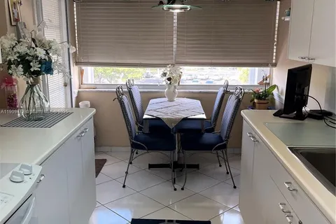 18011 Biscayne Blvd # 305, Aventura FL 33160