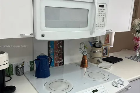 18011 Biscayne Blvd # 305, Aventura FL 33160