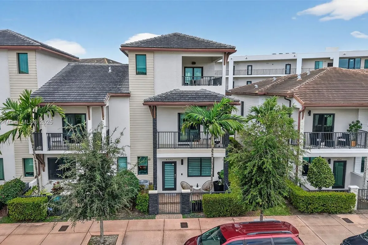 4740 NW 84th Ave, Doral FL 33166