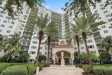 19900 E Country Club Dr # 318, Aventura FL 33180