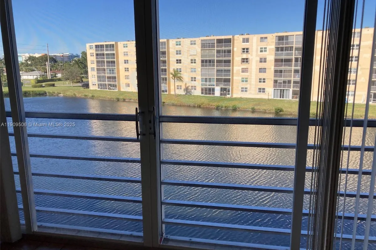 301 SE 3rd St # 408, Dania Beach FL 33004