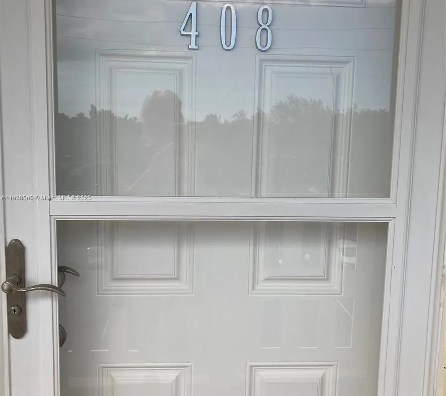 301 SE 3rd St # 408, Dania Beach FL 33004