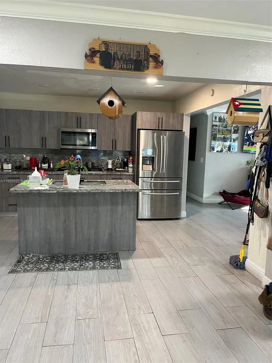 6221 SW 26th St, Miramar FL 33023