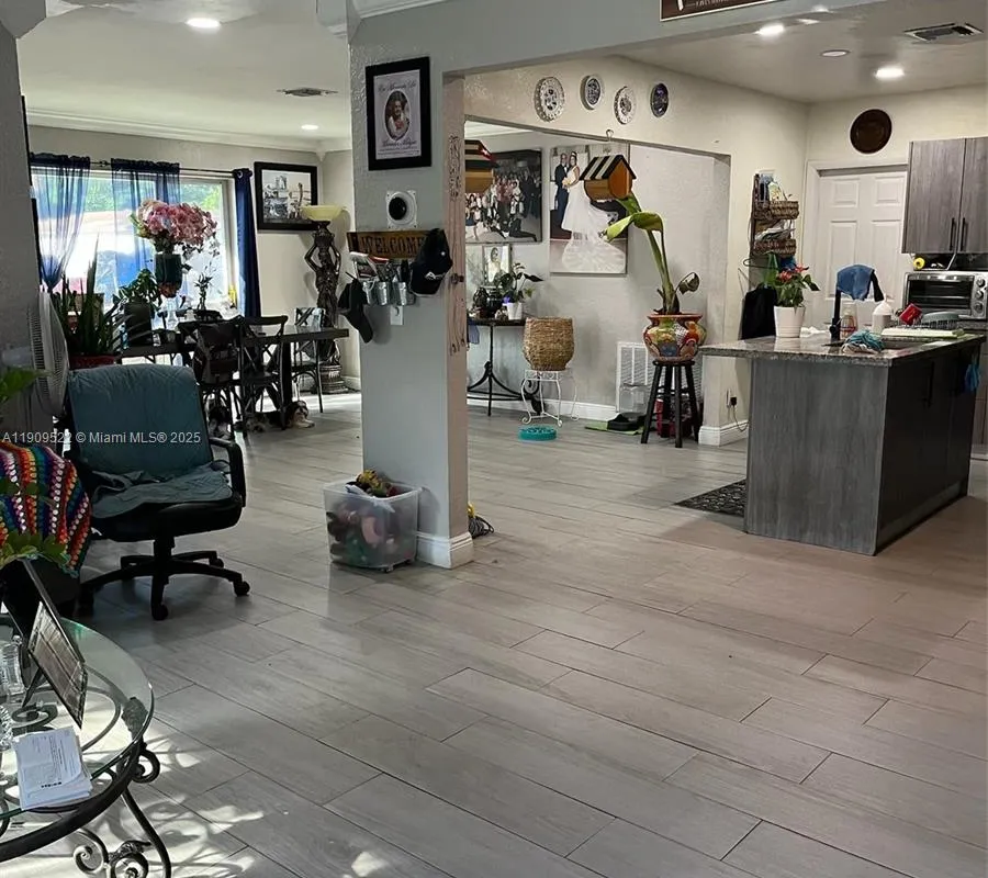 6221 SW 26th St, Miramar FL 33023