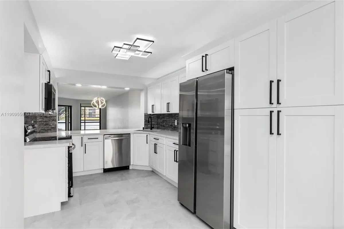 7408 Fairfax Dr # 108, Tamarac FL 33321