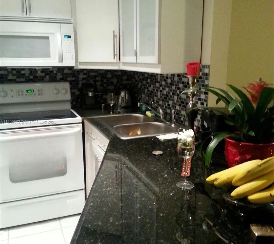 1770 NE 191st St # 1, Miami FL 33179