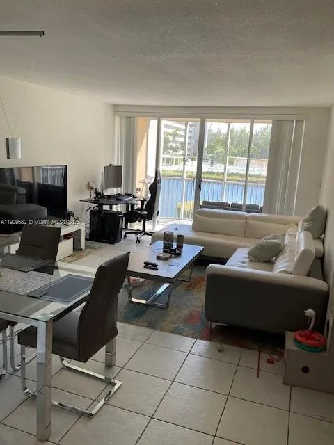 1770 NE 191st St # 1, Miami FL 33179