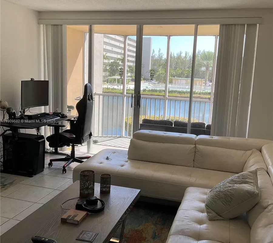 1770 NE 191st St # 1, Miami FL 33179