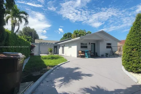 25 E 53rd Ter, Hialeah FL 33013