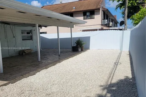 25 E 53rd Ter, Hialeah FL 33013