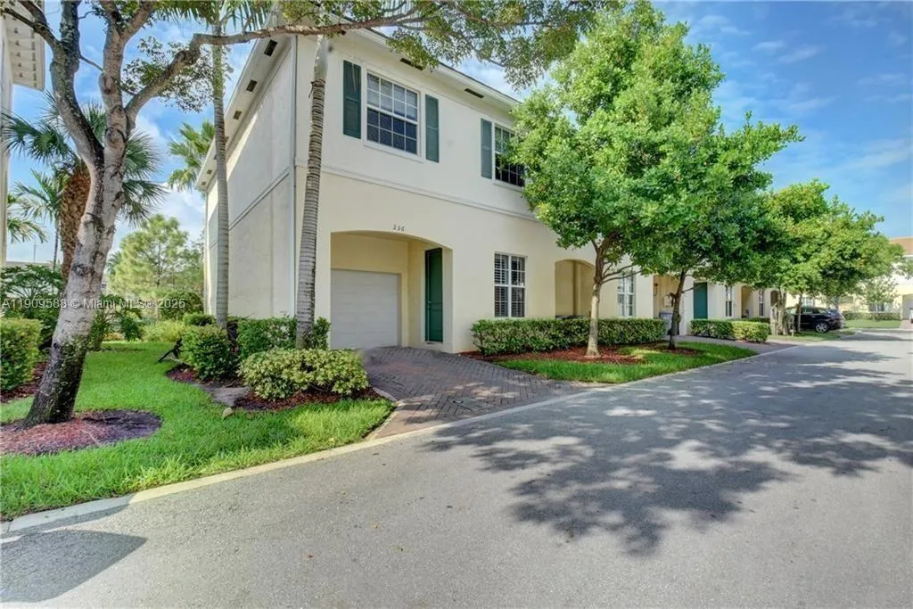 256 SW 6th Ct, Pompano Beach FL 33060