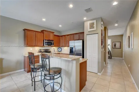 256 SW 6th Ct, Pompano Beach FL 33060