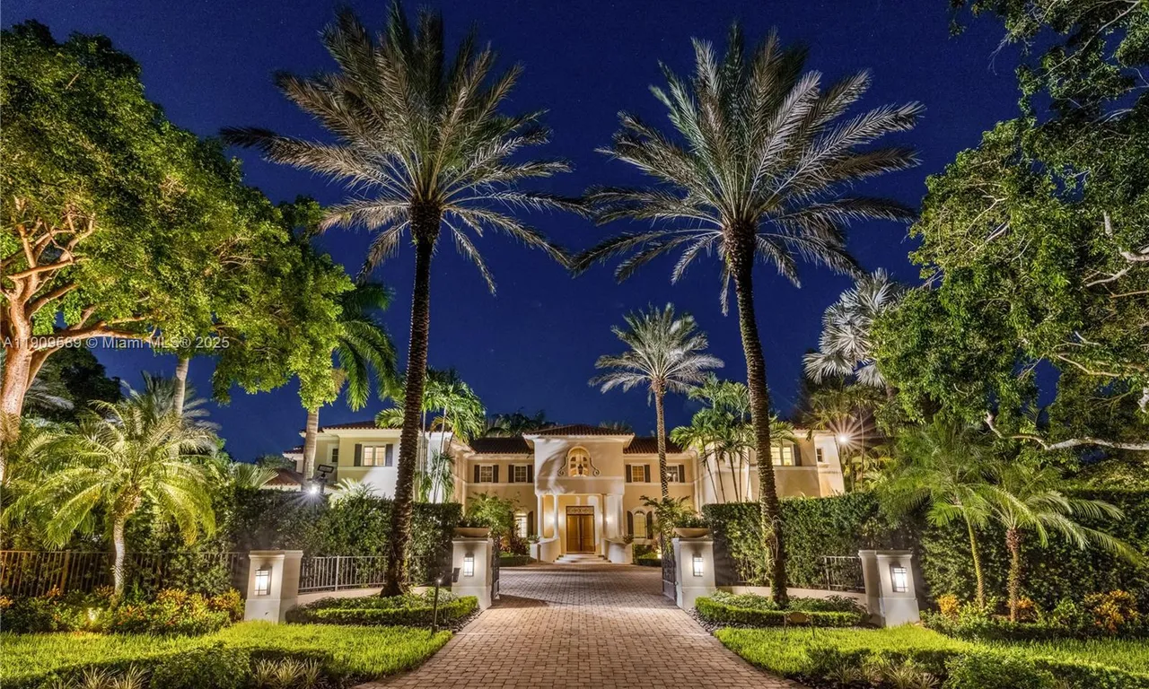 5250 Snapper Creek Rd, Coral Gables FL 33156