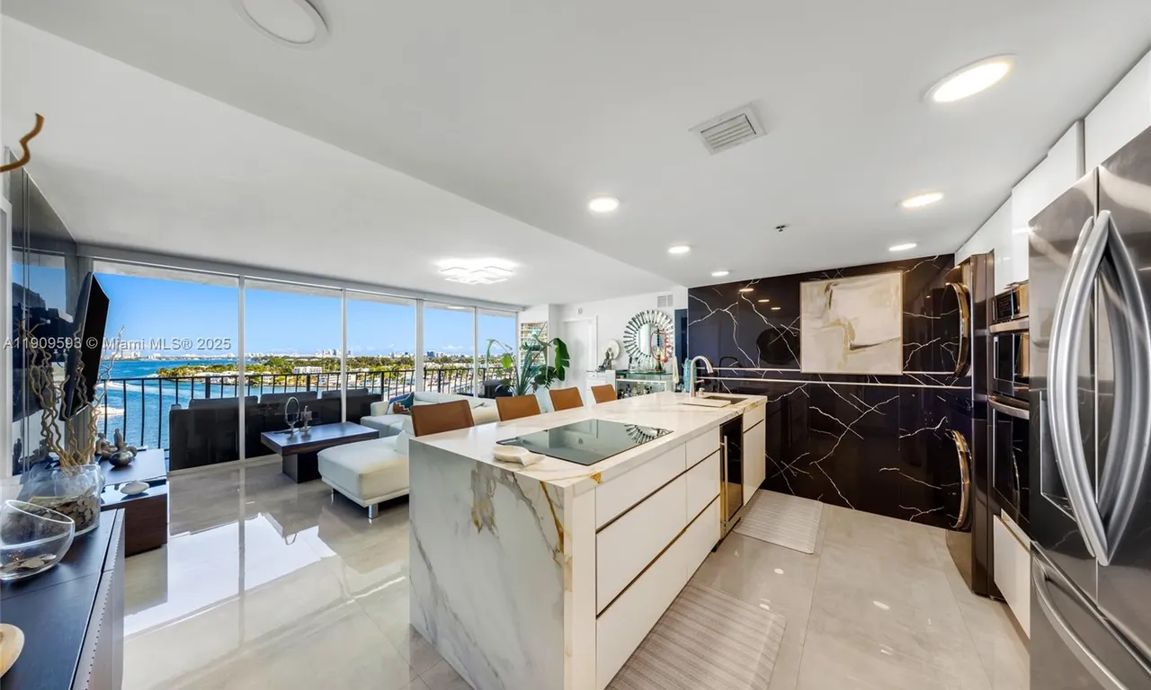 7601 E Treasure Dr # 1216, North Bay Village FL 33141