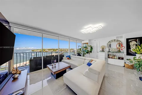 7601 E Treasure Dr # 1216, North Bay Village FL 33141