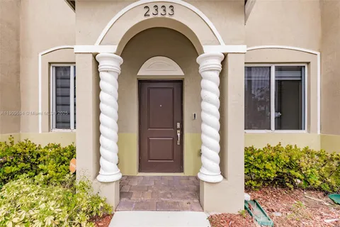 2333 SE 10th St, Homestead FL 33035