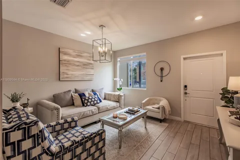 2333 SE 10th St, Homestead FL 33035