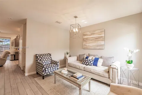 2333 SE 10th St, Homestead FL 33035