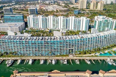 2950 NE 188th St # 501, Aventura FL 33180