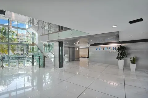 2950 NE 188th St # 501, Aventura FL 33180