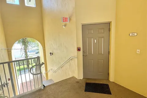 10800 NW 88th Ter # 214, Doral FL 33178
