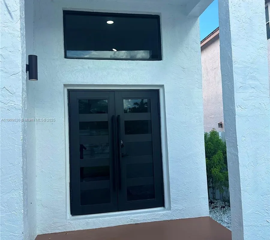 2771 W River Run Cir W, Miramar FL 33025