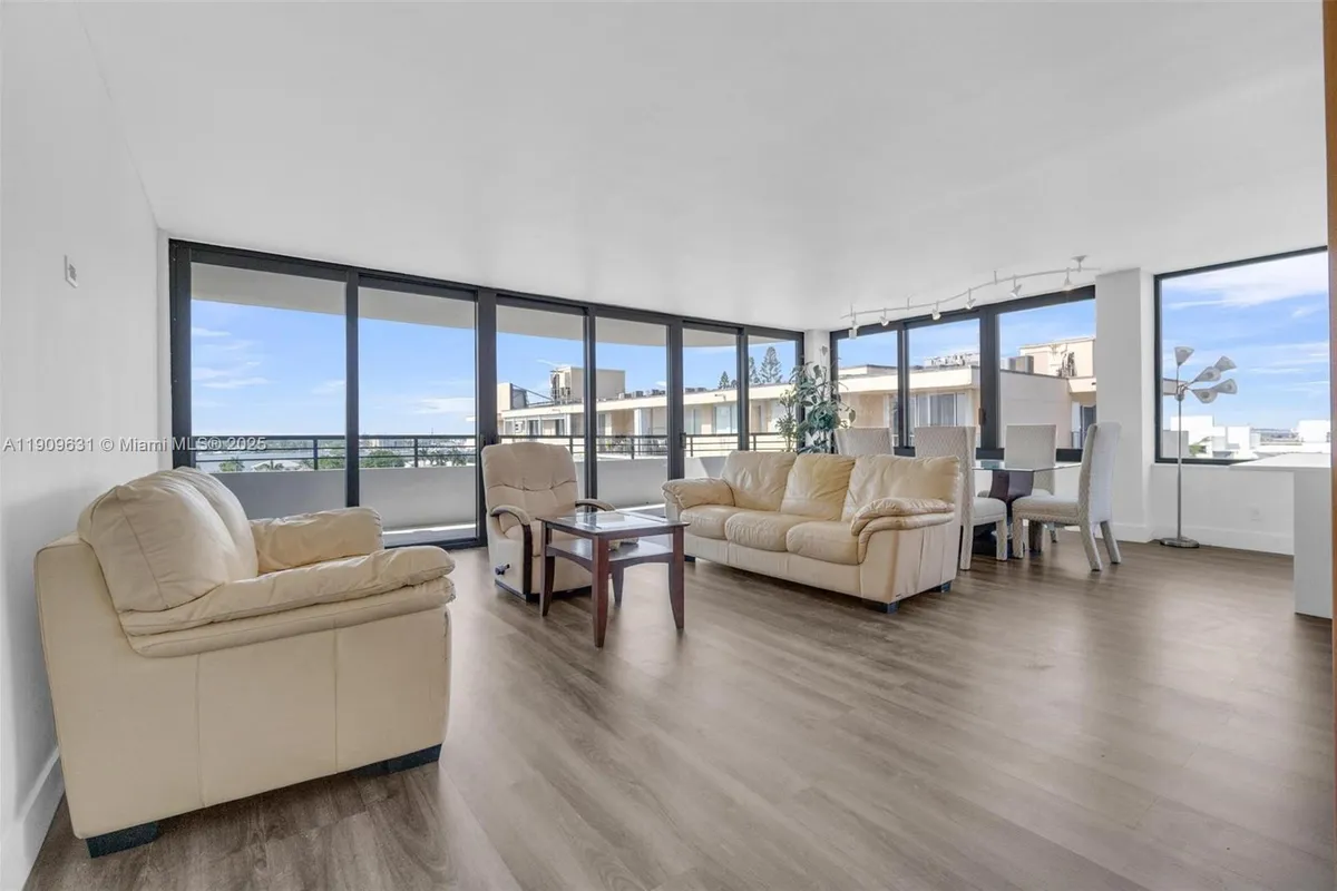 3589 S Ocean Blvd # 914, South Palm Beach FL 33480