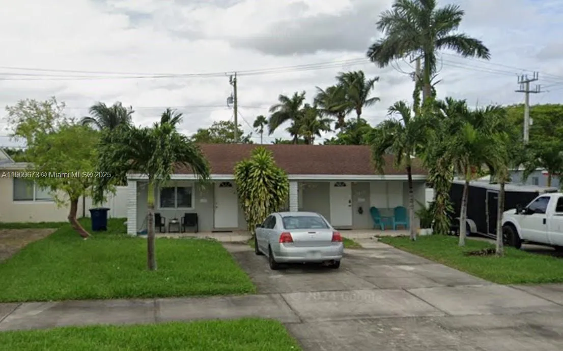 917-919 NE 10th St, Hallandale Beach FL 33009